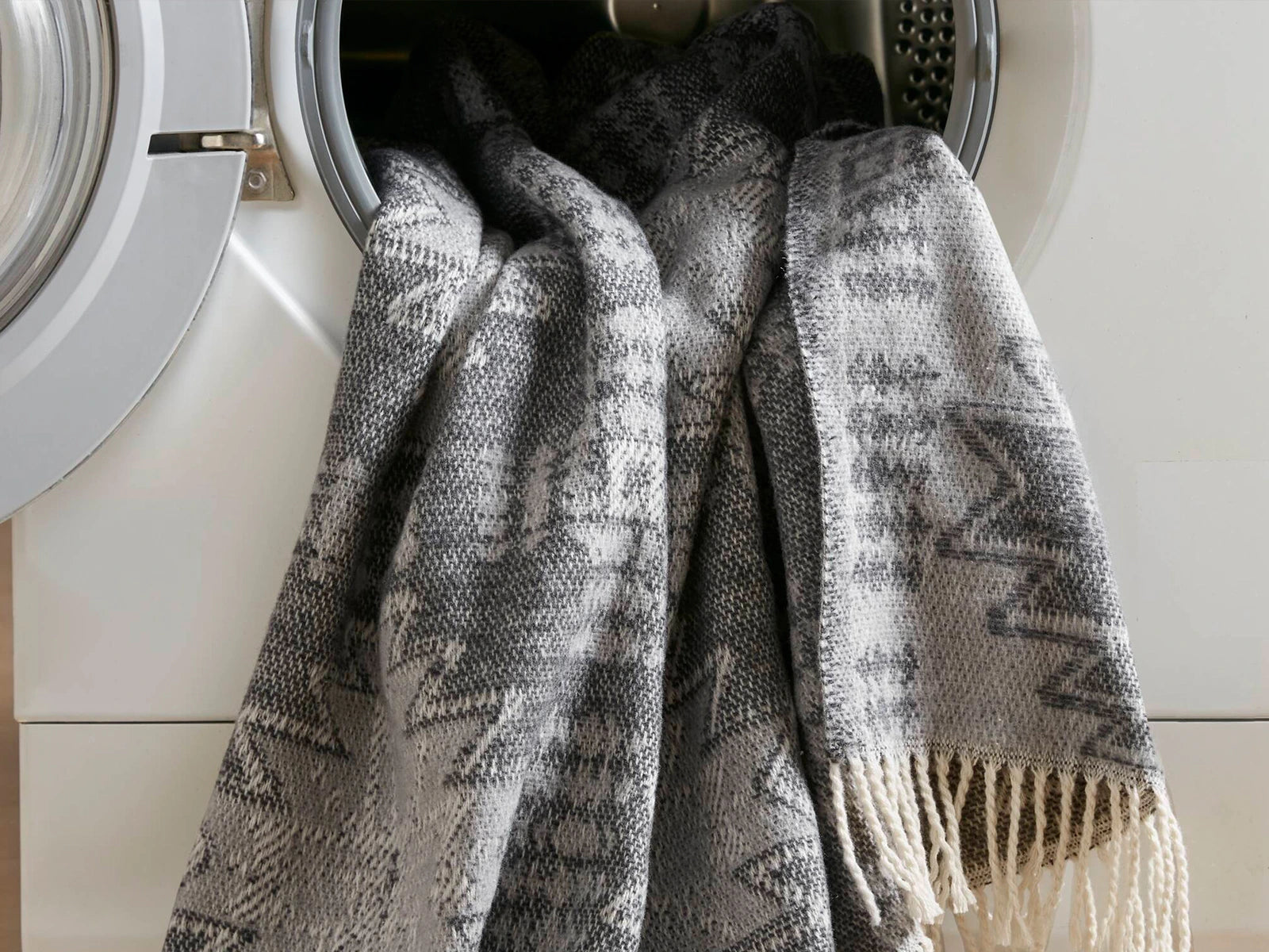 HONBAY Premium Woven Throw Blanket