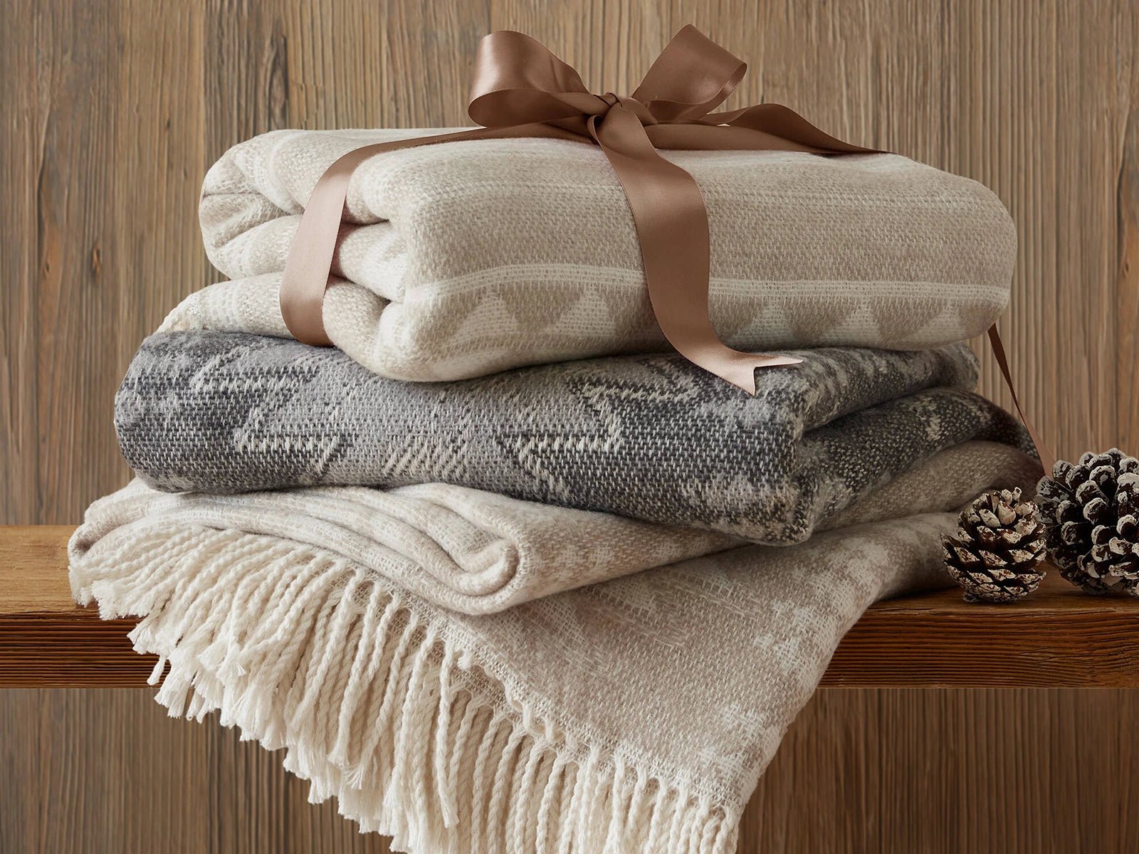 HONBAY Premium Woven Throw Blanket