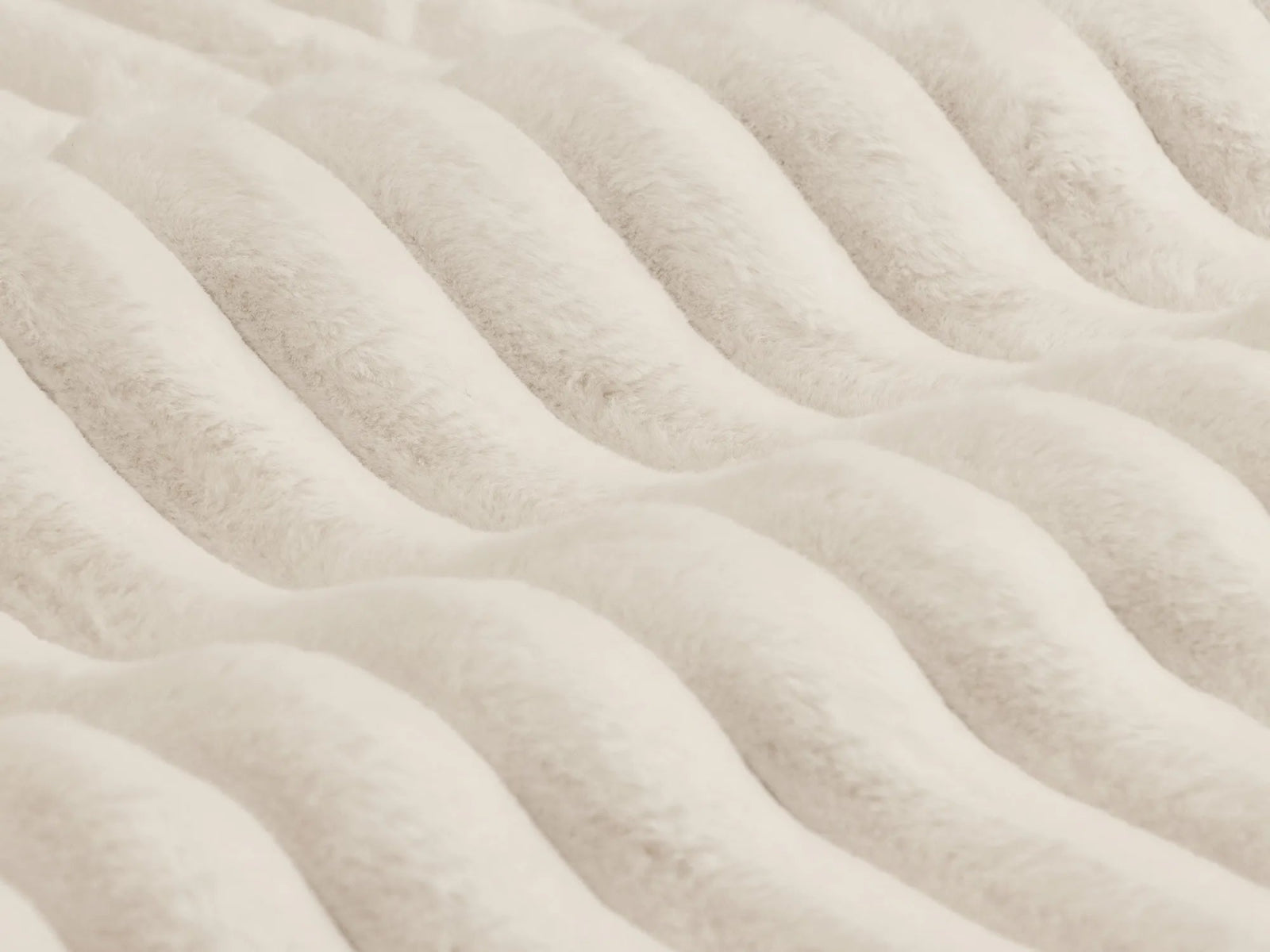 #Color_Faux Fur Ivory