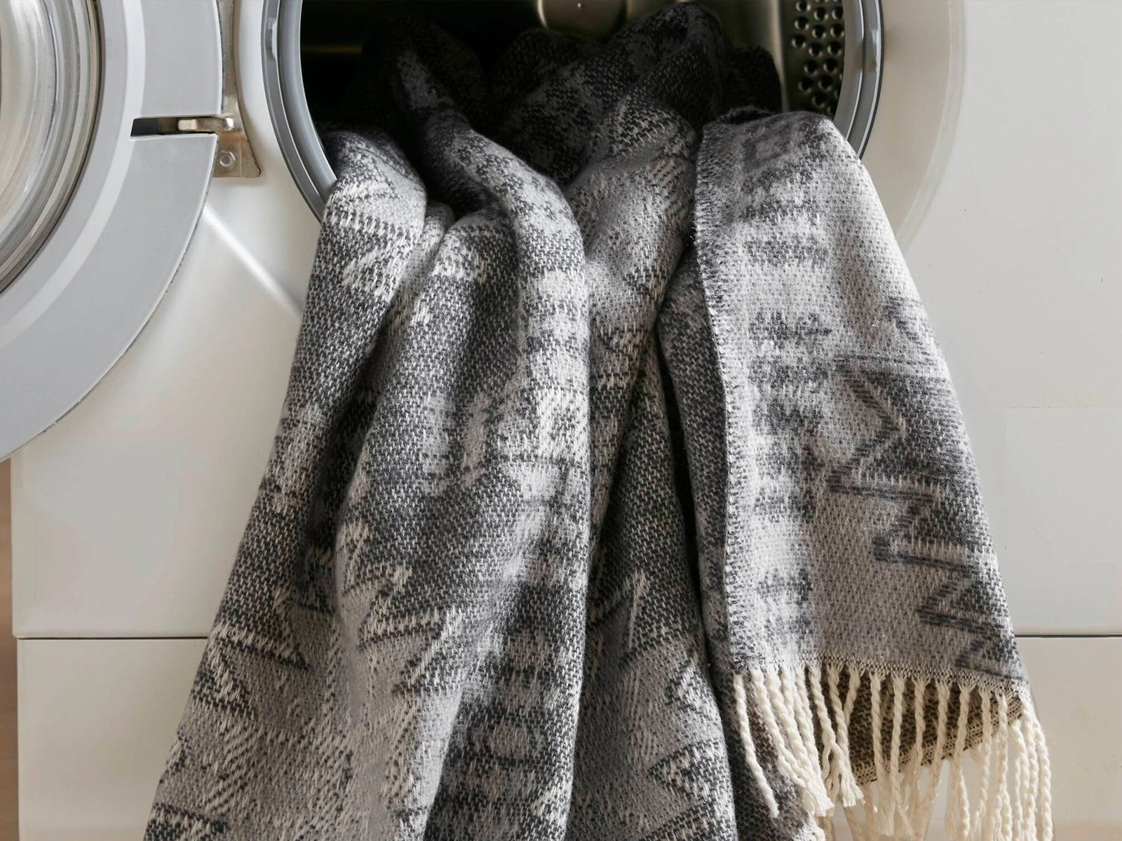 HONBAY Premium Woven Throw Blanket